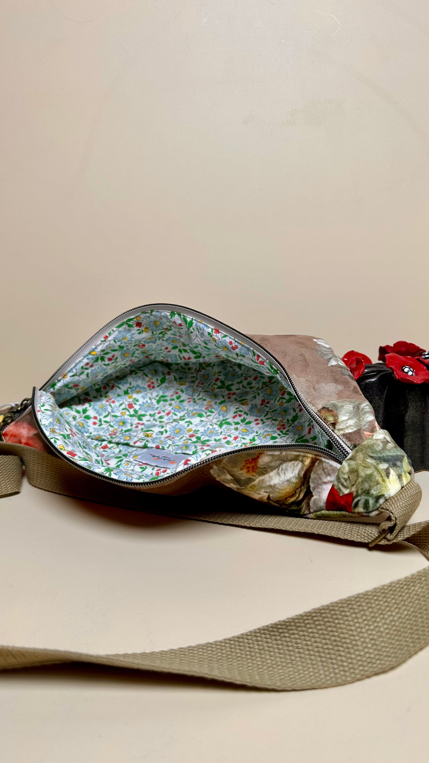 Sac banane velours fleurs