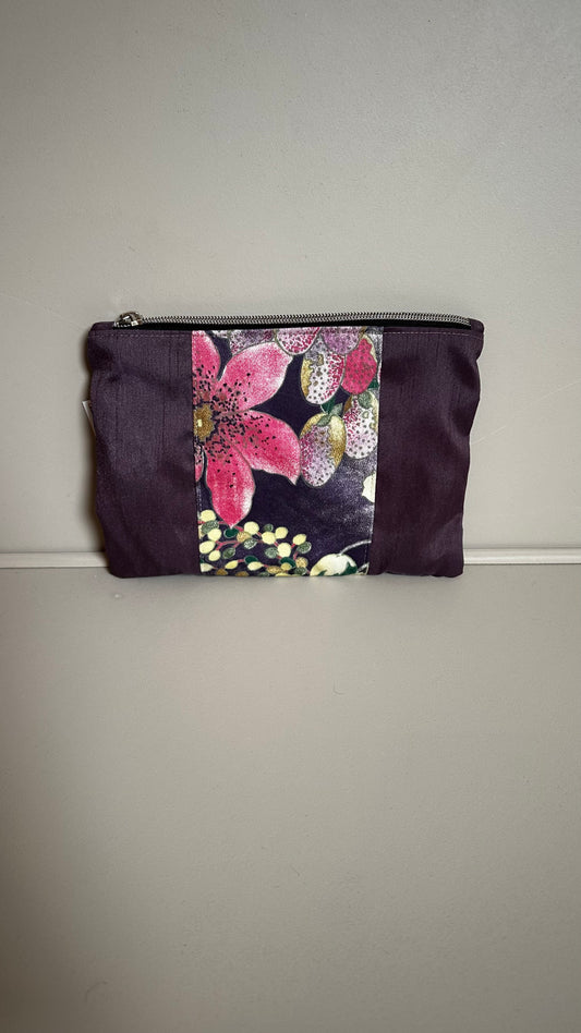 Pochette chic fleurie violette